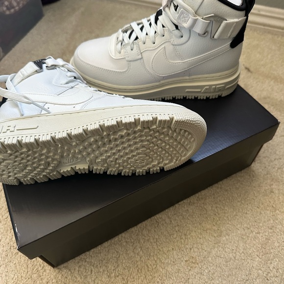 *Nike Air Force 1 Hi UT 2.0. White with black trimming - Picture 2 of 6